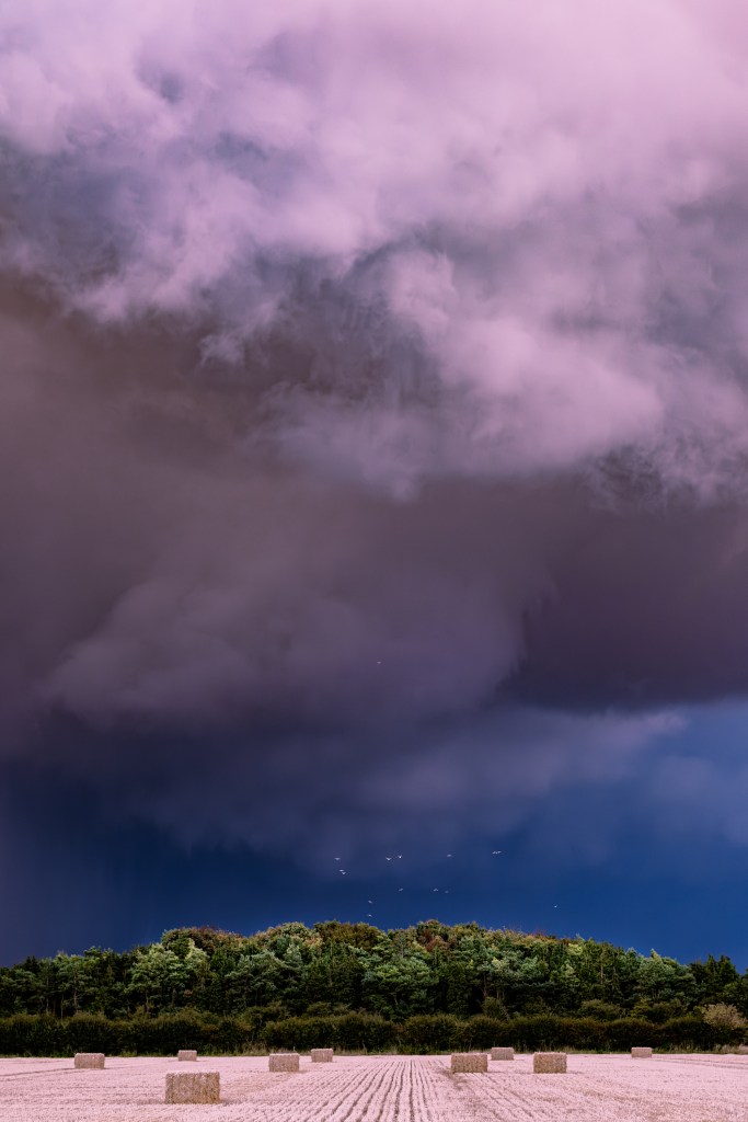clouds, sky photography, weather, skyscapes, landscape photographer, Robin Stewart, dramatic clouds,