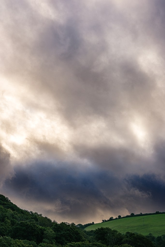 clouds, sky photography, weather, skyscapes, landscape photographer, Robin Stewart, dramatic clouds,