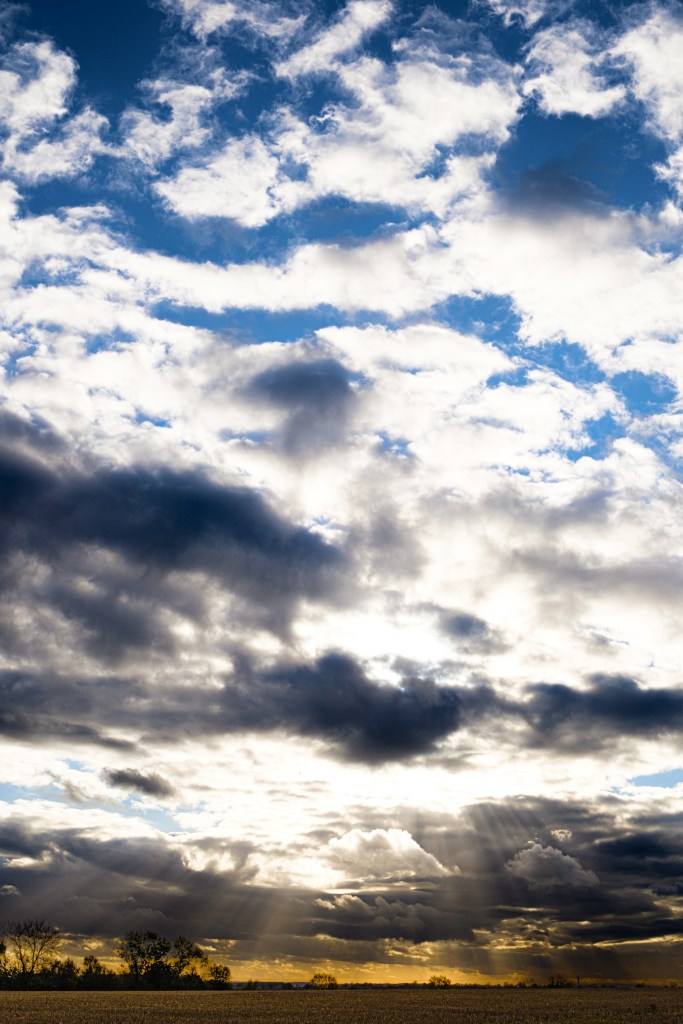 clouds, sky photography, weather, skyscapes, landscape photographer, Robin Stewart, dramatic clouds,